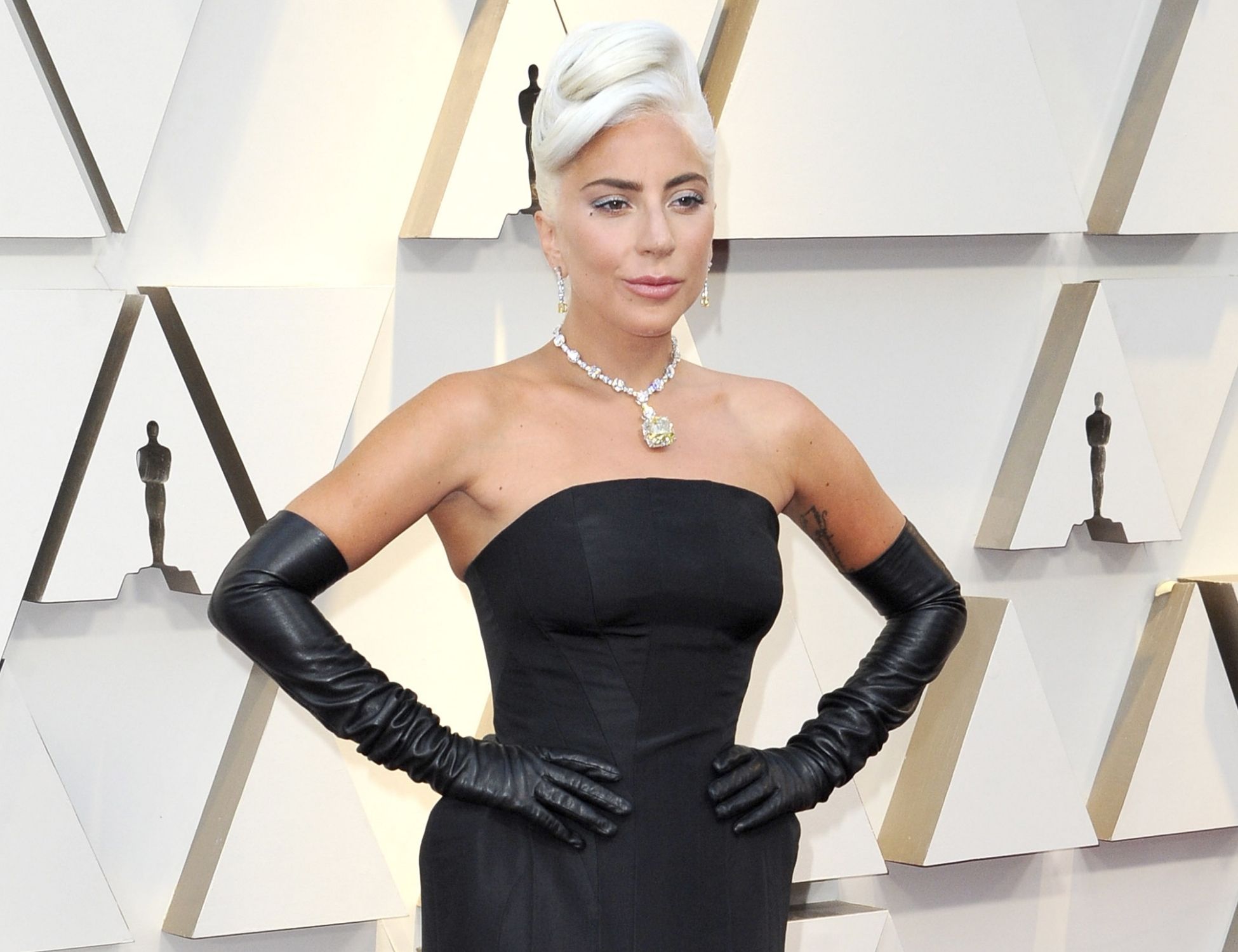 Whut dubbelganger Lady Gaga duikt op tijdens Olympische Spelen Grazia