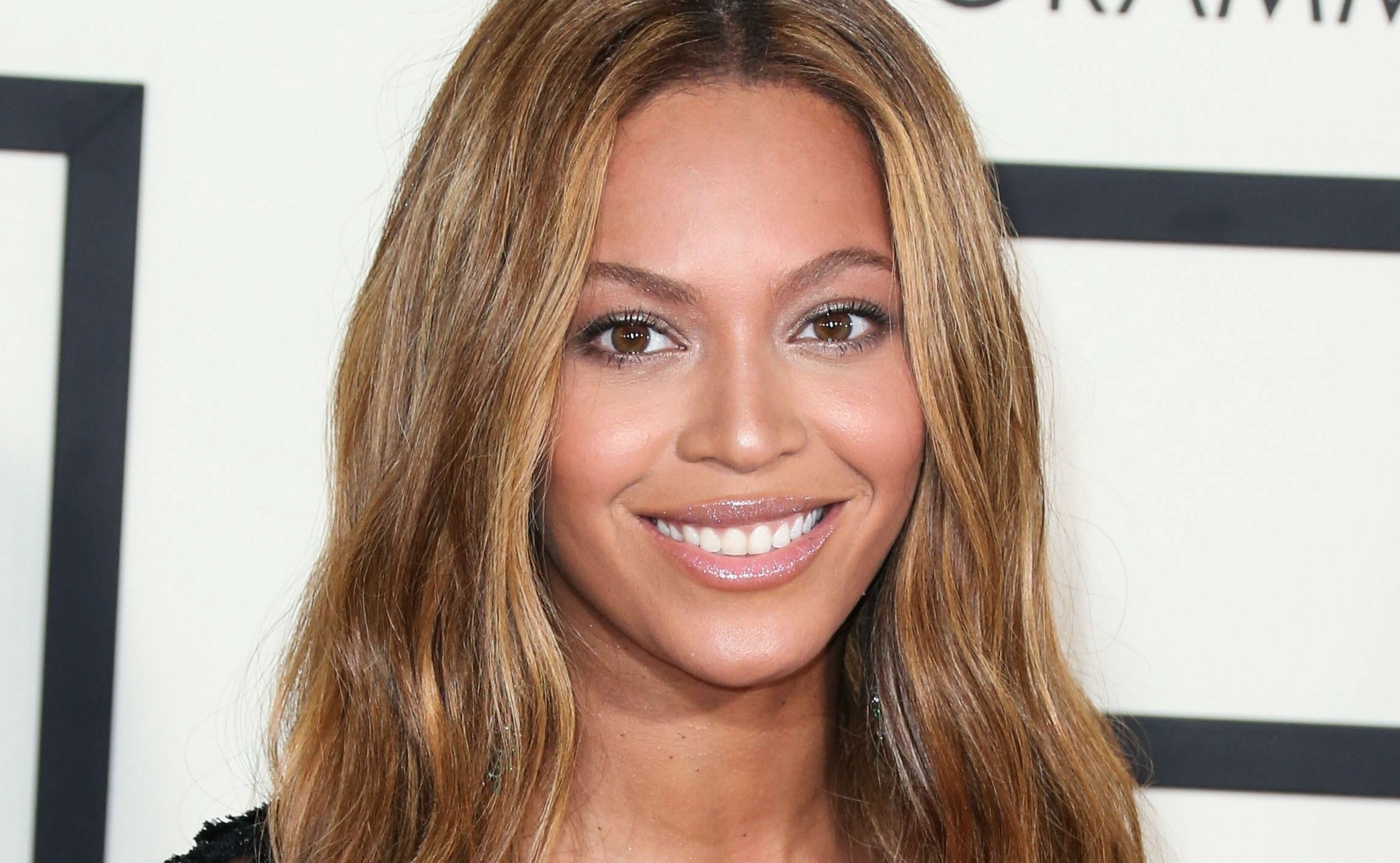 Zien: Beyoncé verruilt haar blonde signature look voor deze kleur | Grazia