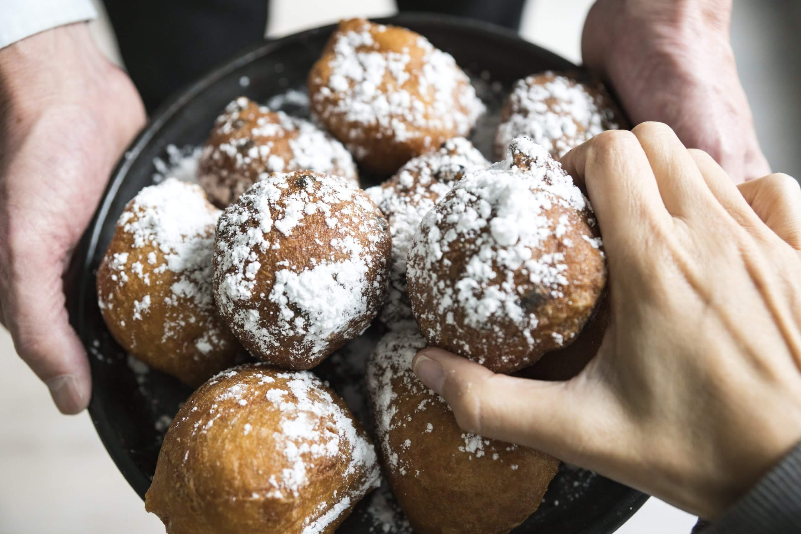 Aha zóveel oliebollen moet je eten om 1 kilo aan te komen